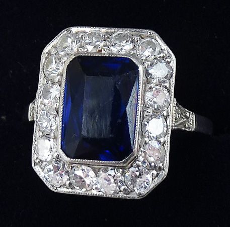 fig 3. Beautiful art deco 18ct 18k white gold 1.90ct sapphire and diamond cluster ring