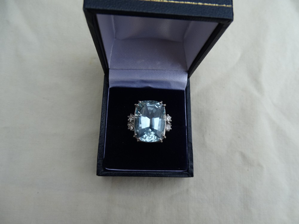 Fabulous art deco 18ct 18k white gold 17ct emerald cut aquamarine and diamond vintage antique ring View IV