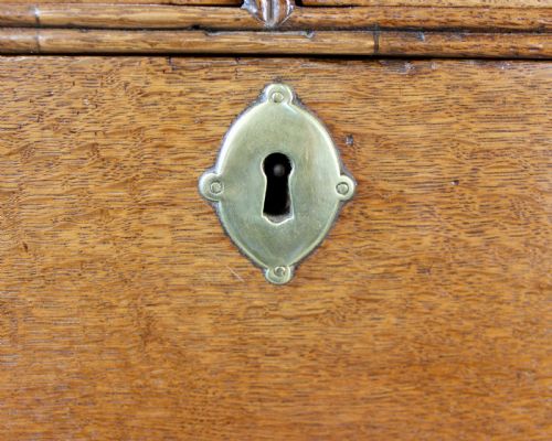GEORGIAN OAK CHEST OF DRAWERS - ADDITIONAL PHOTO 2