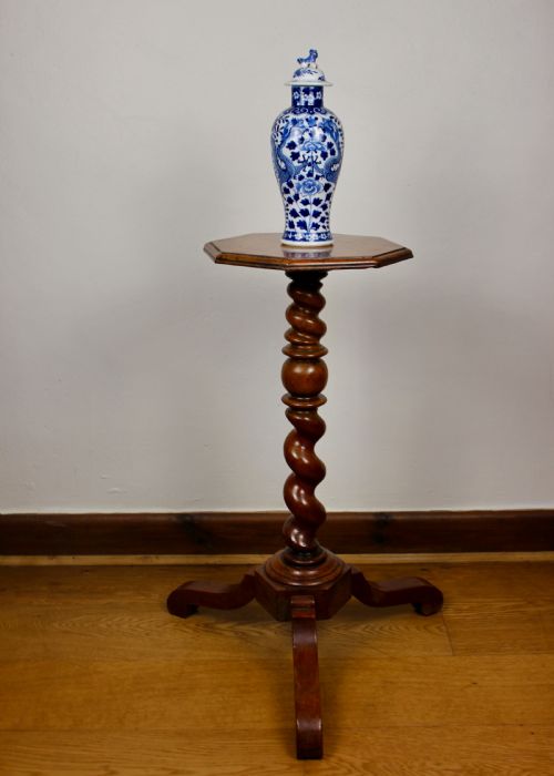 WILLIAM MARY WALNUT TRIPOD CANDLE STAND CIRCA 1690 - ADDITIONAL PHOTO 9