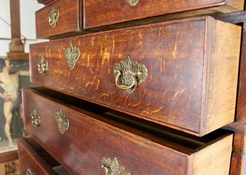 GEORGE III OAK CHEST ON CHEST SET OF DRAWERS DATED CIRCA 1770 - ADDITIONAL PHOTO 8