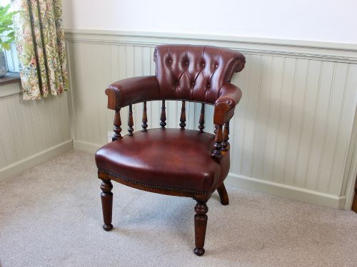 VICTORIAN OAK FRAMED LEATHER UPHOLSTERED CLUB ELBOW CHAIR - ADDITIONAL PHOTO 1