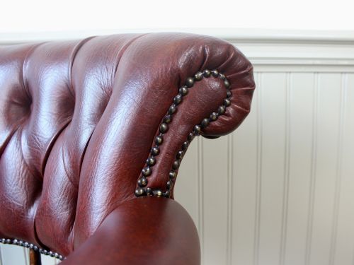 VICTORIAN OAK FRAMED LEATHER UPHOLSTERED CLUB ELBOW CHAIR - ADDITIONAL PHOTO 7