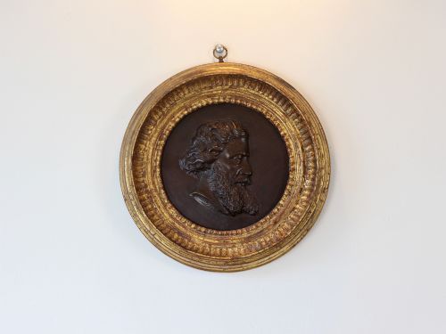 19TH CENTURY BRONZE PORTRAIT PLAQUE OF BEARDED GENTLEMAN SIGNED MAINFROY - ADDITIONAL PHOTO 1