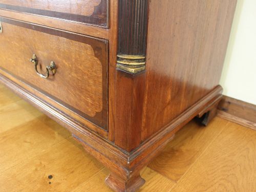 GEORGIAN OAK CHEST OF DRAWERS WITH MAHOGANY CROSSBANDING C1780 - ADDITIONAL PHOTO 8