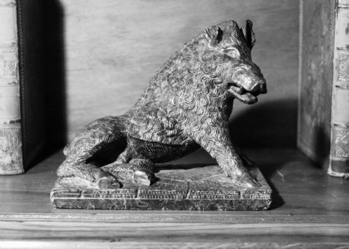 BLUE BOAR ANTIQUES PROFILE PHOTO WHICH LINKS TO DEALER PAGE