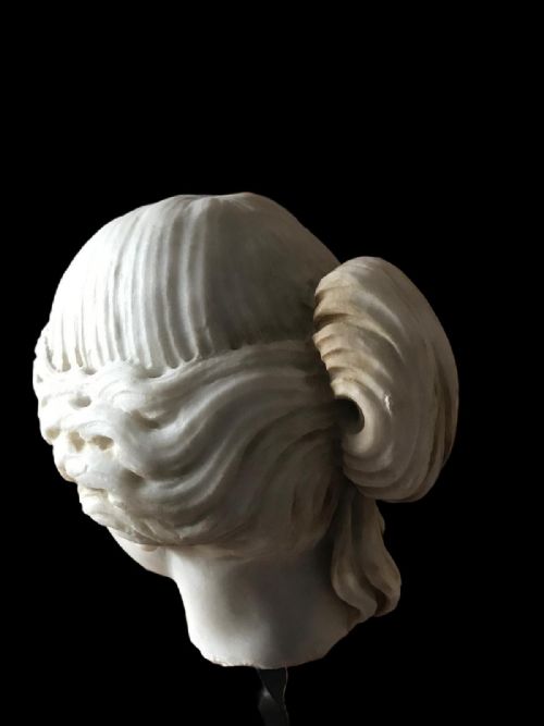 ELEGANT MARBLE HEAD 17501850 - ADDITIONAL PHOTO 1