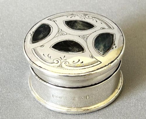 A Gorgeous Silver & Scotttish Agate Set Pillbox