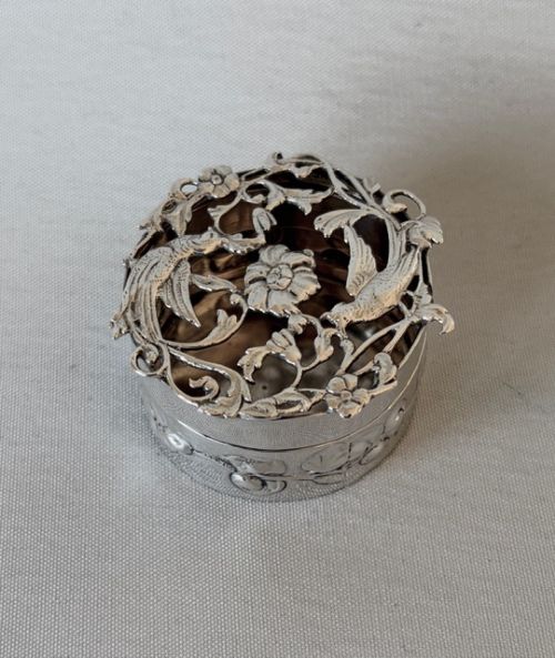 A Rare William Comyns Edwardian Silver Pot Pourri Box