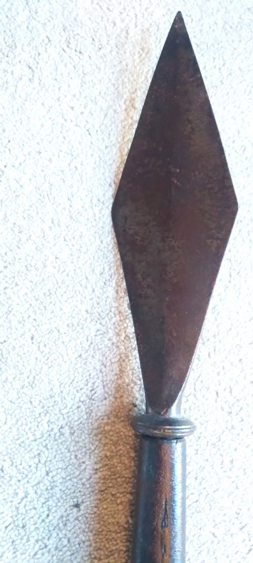 ANTIQUE PAIR OF COURT POLE SPEARS - ADDITIONAL PHOTO 5