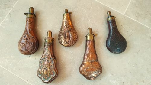 COLLECTION OF 5 BRASS SHOT FLASKS - ADDITIONAL PHOTO 6