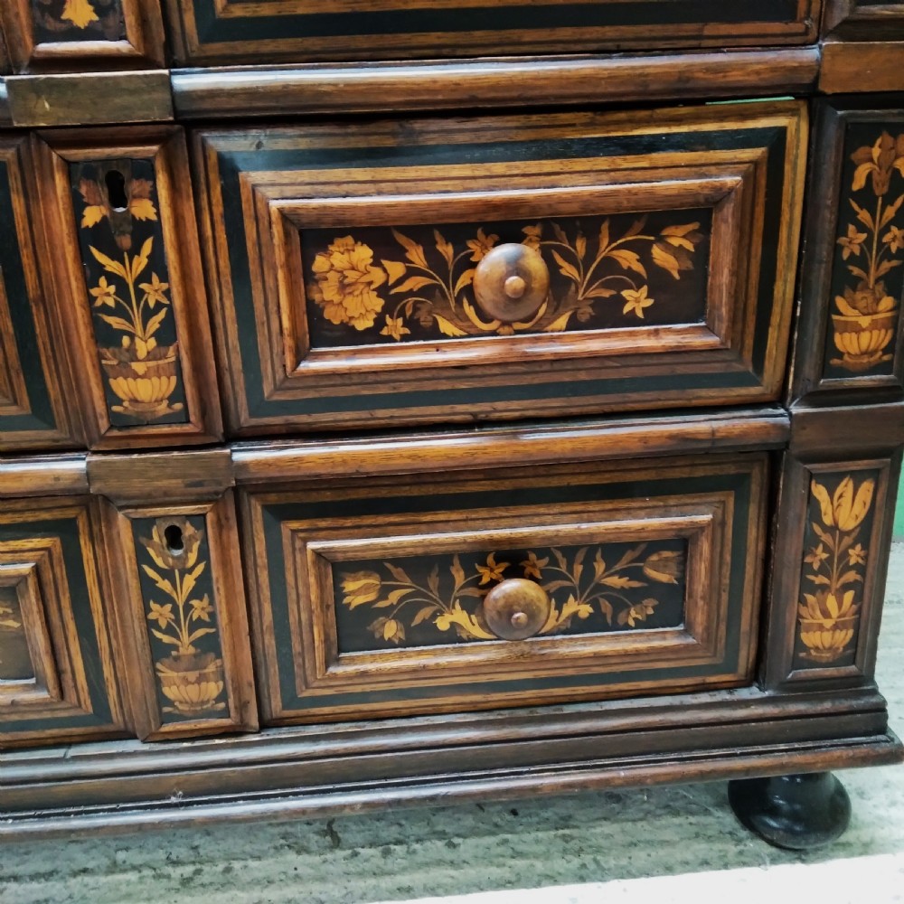 Marquetry chest 17th century View V