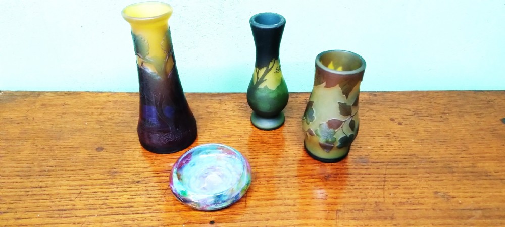 ART GLASS 3 VASES  AND  1 COLOURED BOWL