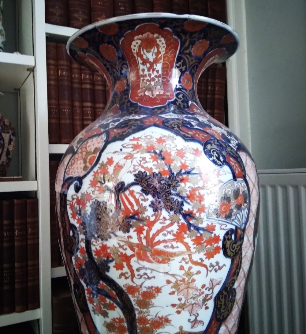 LARGE IMARI VASE ON STAND View III