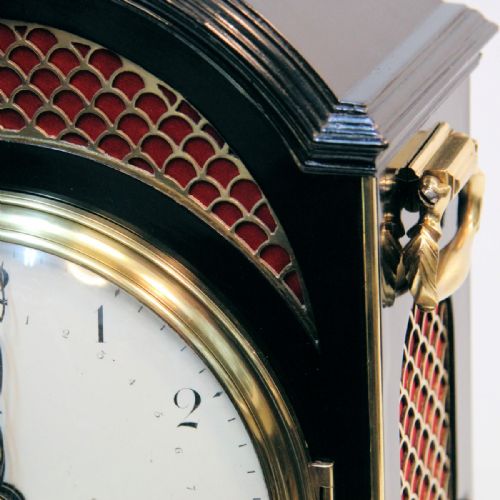 GEORGIAN VERGE ESCAPEMENT STRIKING BRACKET ENAMEL DIAL CIRCA 1790 - ADDITIONAL PHOTO 2