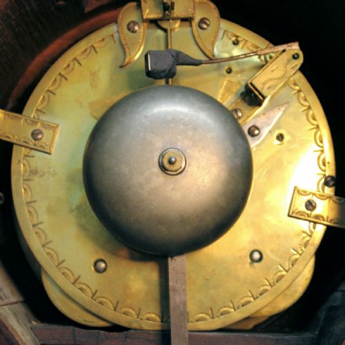 GEORGIAN BALLOON STYLE MAHOGANY TABLE CLOCK BY HENRY HARRIS OF LONDON CIRCA 1800 - ADDITIONAL PHOTO 5