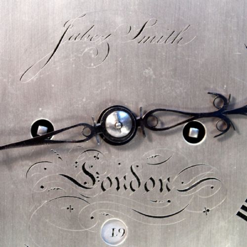 A VERGE ESCAPEMENT BRACKET CLOCK IN A TRIPLE PAD BREAKARCH MAHOGANY CASE BY JABEZ SMITH OF LONDON CIRCA 1790 - ADDITIONAL PHOTO 5
