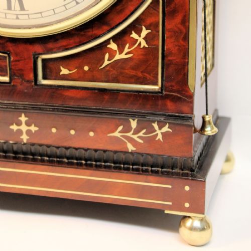 REGENCY GADROONED CHAMFER TOP BRACKET CLOCK IN ELABORATE BRASS INLAID MAHOGANY CASE CIRCA 1820 - ADDITIONAL PHOTO 4
