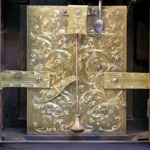 A GEORGIAN VERGE ESCAPEMENT BRACKET CLOCK IN AN EBONISED CASE BY BARTHOLOWMEW DEVIS LONDON CIRCA 1745 - ADDITIONAL PHOTO 5