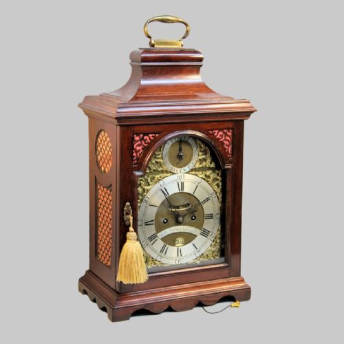 GEORGIAN VERGE ESCAPEMENT BELL TOP MAHOGANY BRACKET CLOCK BY JOHN RICHARDSON LONDON CIRCA 1770 - ADDITIONAL PHOTO 2