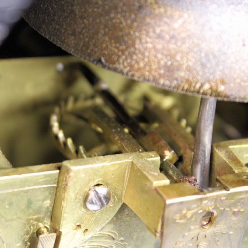 A GEORGIAN VERGE ESCAPEMENT BRACKET CLOCK IN AN EBONISED CASE BY RICHARD YOUNG LONDON CIRCA 1785 - ADDITIONAL PHOTO 6