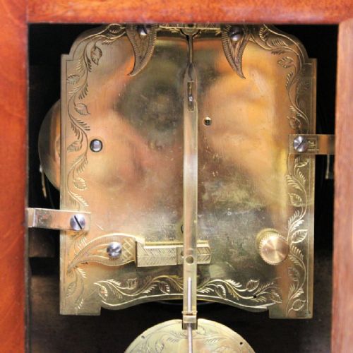 A SMALL MAHOGANY LATE GEORGIAN CHAMFERTOP TABLE CLOCK WITH A FUSEE TIMEPIECE MOVEMENT CIRCA 1835 - ADDITIONAL PHOTO 6