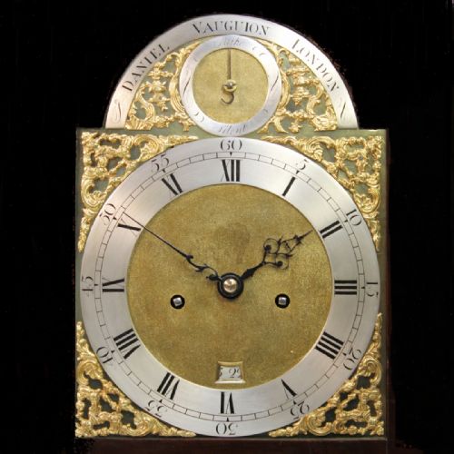 A FINE GEORGIAN BRACKET CLOCK IN A MAHOGANY CASE BY DANIEL VAUGUION OF LONDON CIRCA 1770 - ADDITIONAL PHOTO 4