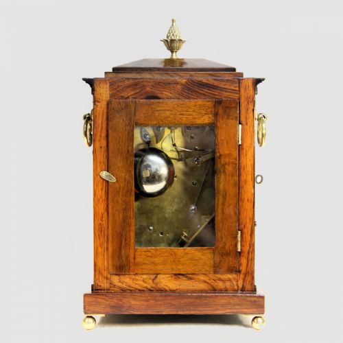 A SMALL CHAMFER TOP STRIKING BRACKET CLOCK IN A ROSEWOOD CASE BY HENRY ARCHARD LONDON CIRCA 1860 - ADDITIONAL PHOTO 5