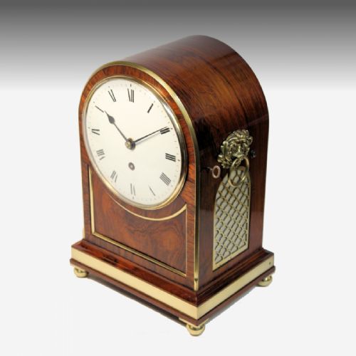A GOOD TABLE CLOCK IN AN ARCHED ROSEWOOD AND BRASSBOUND CASE BY THOMAS GAMMAGE LONDON CIRCA 1835 - ADDITIONAL PHOTO 4