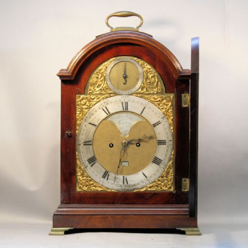 A VERGE ESCAPEMENT QUARTER CHIMING GEORGIAN BRACKET CLOCK BY GRAVELL TOLKIEN LONDON CIRCA 1800 - ADDITIONAL PHOTO 3