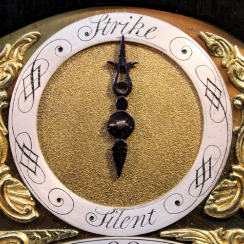 GEORGIAN INVERTED BELLTOP VERGE ESCAPEMENT EBONISED BRACKET CLOCK BY ISAAC HURLEY LONDON CIRCA 1750 - ADDITIONAL PHOTO 4