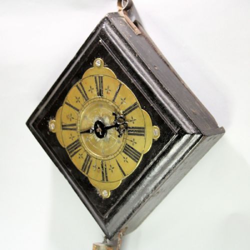 A RARE AND EARLY ENGLISH WALL TIMEPIECE WITH VERGE ESCAPEMENT AND IN ORIGINAL LOZENGE SHAPED OAK CASE CIRCA LATE 17TH CENTURY - ADDITIONAL PHOTO 3