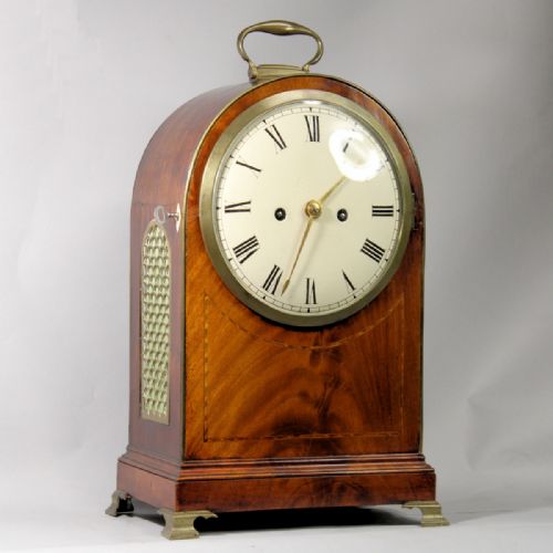 REGENCY BRACKET CLOCK HAVING A MAHOGANY ARCHED TOP CASE CIRCA 1810 - ADDITIONAL PHOTO 1
