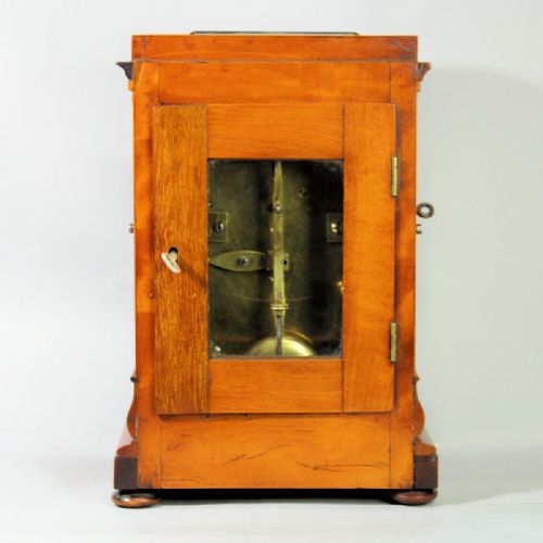 ENGLISH 5 GLASS SATINWOOD LIBRARY CLOCK WITH A CHAIN FUSEE MOVEMENT AND ENGINE TURNED GILDED DIAL CIRCA 1850 - ADDITIONAL PHOTO 8