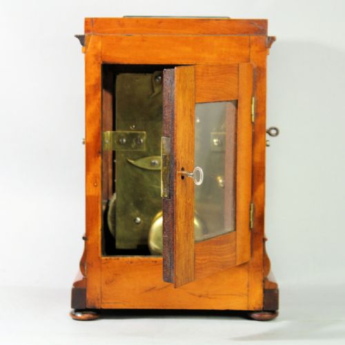 ENGLISH 5 GLASS SATINWOOD LIBRARY CLOCK WITH A CHAIN FUSEE MOVEMENT AND ENGINE TURNED GILDED DIAL CIRCA 1850 - ADDITIONAL PHOTO 10