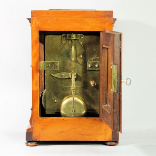 ENGLISH 5 GLASS SATINWOOD LIBRARY CLOCK WITH A CHAIN FUSEE MOVEMENT AND ENGINE TURNED GILDED DIAL CIRCA 1850 - ADDITIONAL PHOTO 11