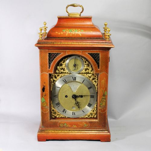 LACQUERED OR CHINOISERIE VERGE BRACKET CLOCK BY BENJAMIN WARD LONDONCIRCA 1775 - ADDITIONAL PHOTO 2