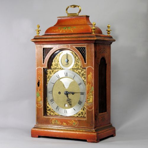 LACQUERED OR CHINOISERIE VERGE BRACKET CLOCK BY BENJAMIN WARD LONDONCIRCA 1775 - ADDITIONAL PHOTO 3