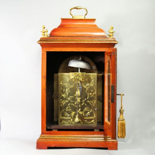 LACQUERED OR CHINOISERIE VERGE BRACKET CLOCK BY BENJAMIN WARD LONDONCIRCA 1775 - ADDITIONAL PHOTO 7