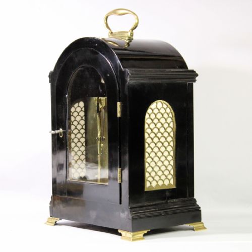 A SMALL FUSEE STRIKING BRACKET CLOCK IN A BREAKARCH EBONISED CASECIRCA 1800 - ADDITIONAL PHOTO 8