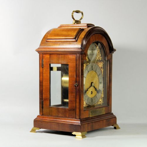 A VERY SMALL TRIPLE PADTOP FUSEE BRACKET CLOCK TIMEPIECE IN A MAHOGANY CASECIRCA 1925 - ADDITIONAL PHOTO 3