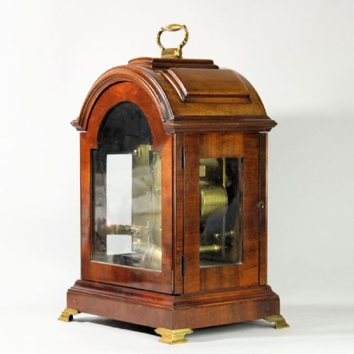 A VERY SMALL TRIPLE PADTOP FUSEE BRACKET CLOCK TIMEPIECE IN A MAHOGANY CASECIRCA 1925 - ADDITIONAL PHOTO 4