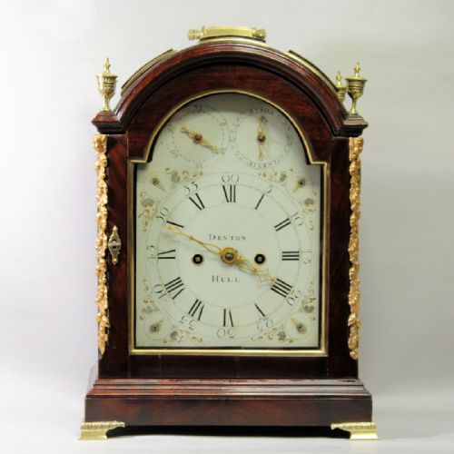VERGE ESCAPEMENT BRACKET CLOCK WITH A MAHOGANY TRIPLEPAD TOP CASE AND PAINTED DIAL BY JOSEPH DENTON OF HULLCIRCA 1810 - ADDITIONAL PHOTO 1