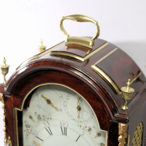 VERGE ESCAPEMENT BRACKET CLOCK WITH A MAHOGANY TRIPLEPAD TOP CASE AND PAINTED DIAL BY JOSEPH DENTON OF HULLCIRCA 1810 - ADDITIONAL PHOTO 5