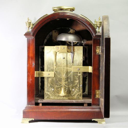 VERGE ESCAPEMENT BRACKET CLOCK WITH A MAHOGANY TRIPLEPAD TOP CASE AND PAINTED DIAL BY JOSEPH DENTON OF HULLCIRCA 1810 - ADDITIONAL PHOTO 8