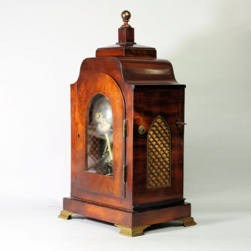 VERY SMALL DOUBLE FUSEE STRIKING BRACKET OR MANTEL CLOCK IN AN INLAID MAHOGANY CASECIRCA 1810 - ADDITIONAL PHOTO 2