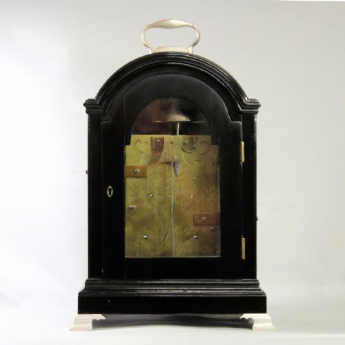 VERGE ESCAPEMENT BRACKET CLOCK WITH SILVERED DIAL AND IN AN EBONISED BREAKARCH CASECIRCA 1790 - ADDITIONAL PHOTO 10