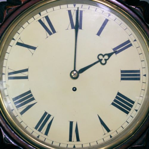 ENGLISH FUSEE DIAL CLOCK WITH A CARVED MAHOGANY SURROUNDCIRCA 1880 - ADDITIONAL PHOTO 4