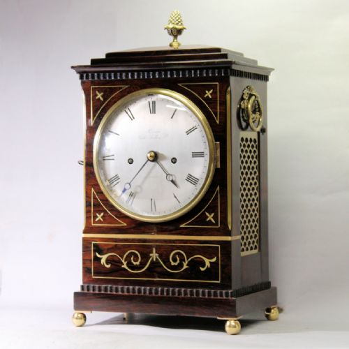 AN EXCEPTIONALLY FINE ROSEWOOD CHAMFER TOP BRACKET CLOCK BY ALEXANDER PURVISCIRCA 1830 - ADDITIONAL PHOTO 3