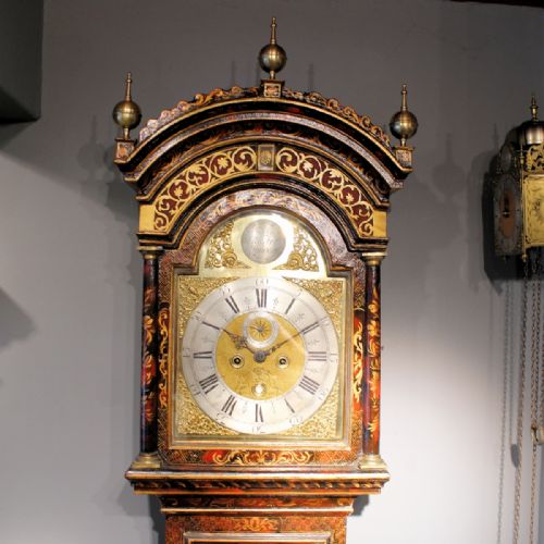 A RED TORTOISESHELL LACQUER CHINOISERIE LONGCASE CLOCK BY JOHN WOSTER OF LONDON LONG CASECIRCA 1720 - ADDITIONAL PHOTO 3